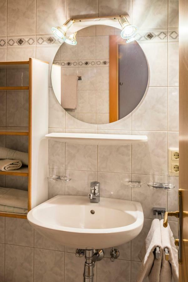 Urbangut Farm stay *